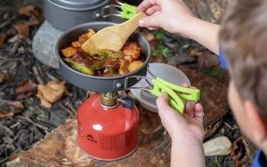 Mejores utensilios de cocina para acampar